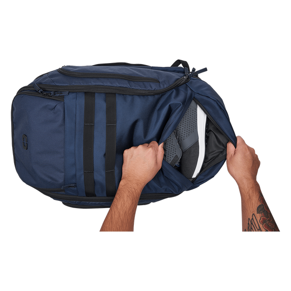 max travel pouch