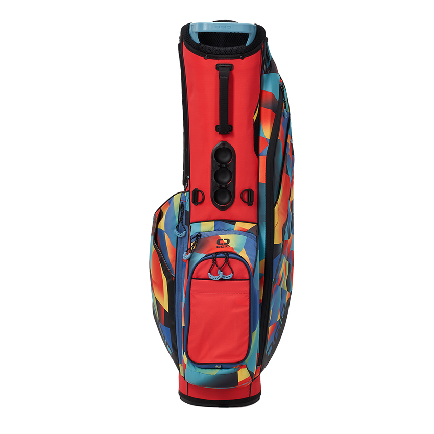 Two golf bags made from recycled plastic bottles - Golf Sustainable