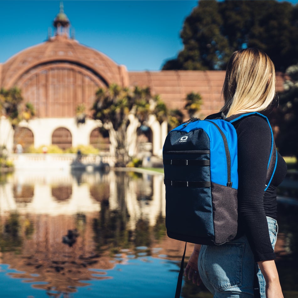 alpha-20-backpack-lifestyle-4
