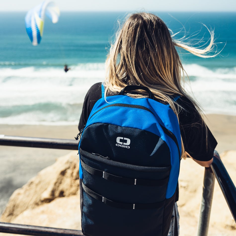 alpha-20-backpack-lifestyle-5