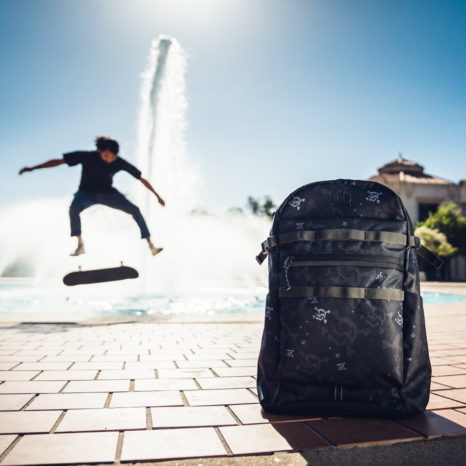 alpha-20-backpack-lifestyle-6